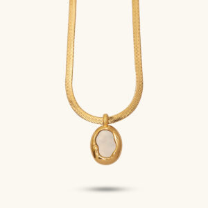 Libra Oval Shell Pendant Necklace MXJMGN656G